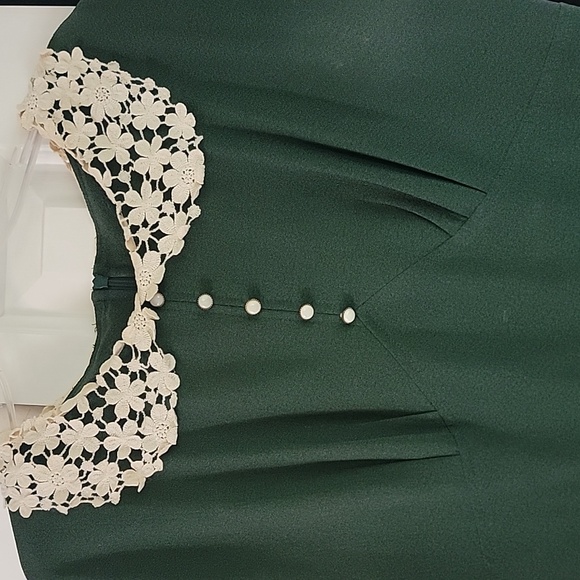 Hell Bunny Green Dress with Cream Lace Collar - Picture 3 of 3